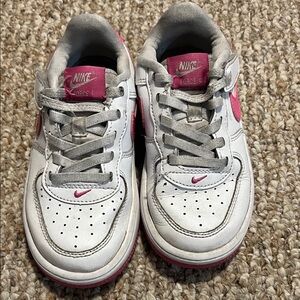 Nike Kids Sneakers in White and Pink